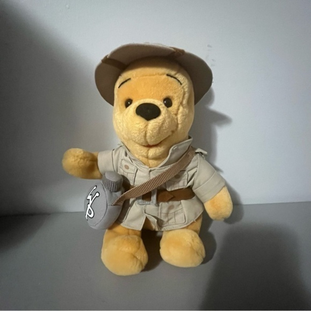 3/25$(Mix) Vintage Winnie The Pooh Animal Kingdom Walt Disney World 10"